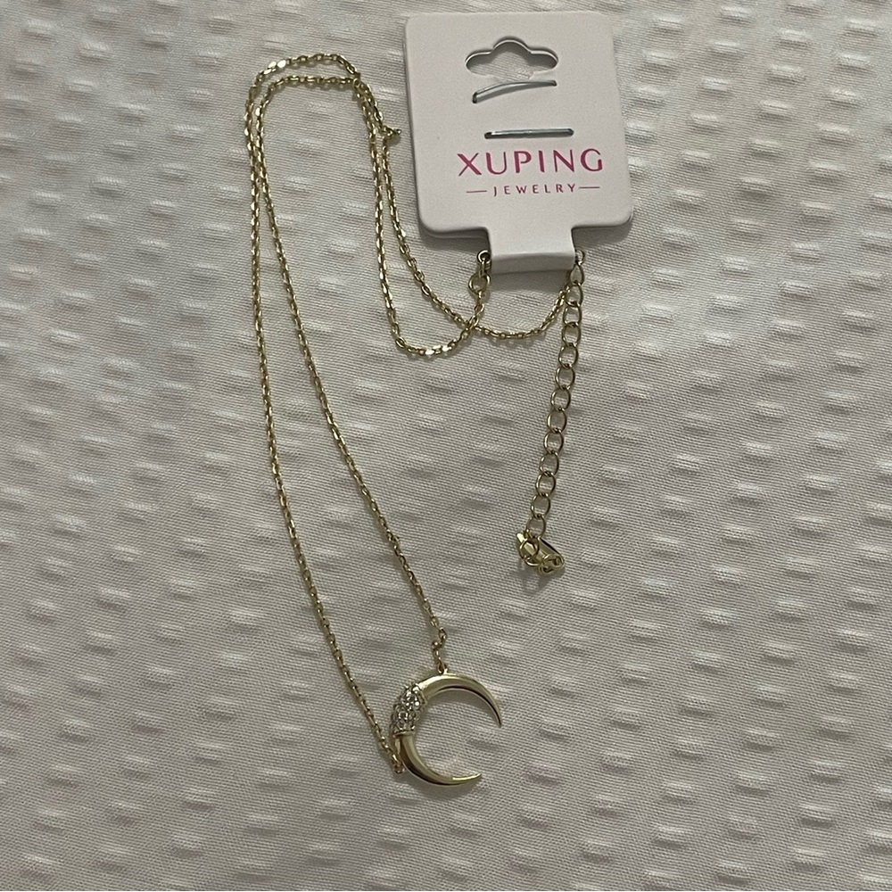 XuPing Elegant Gold Crescent Necklace